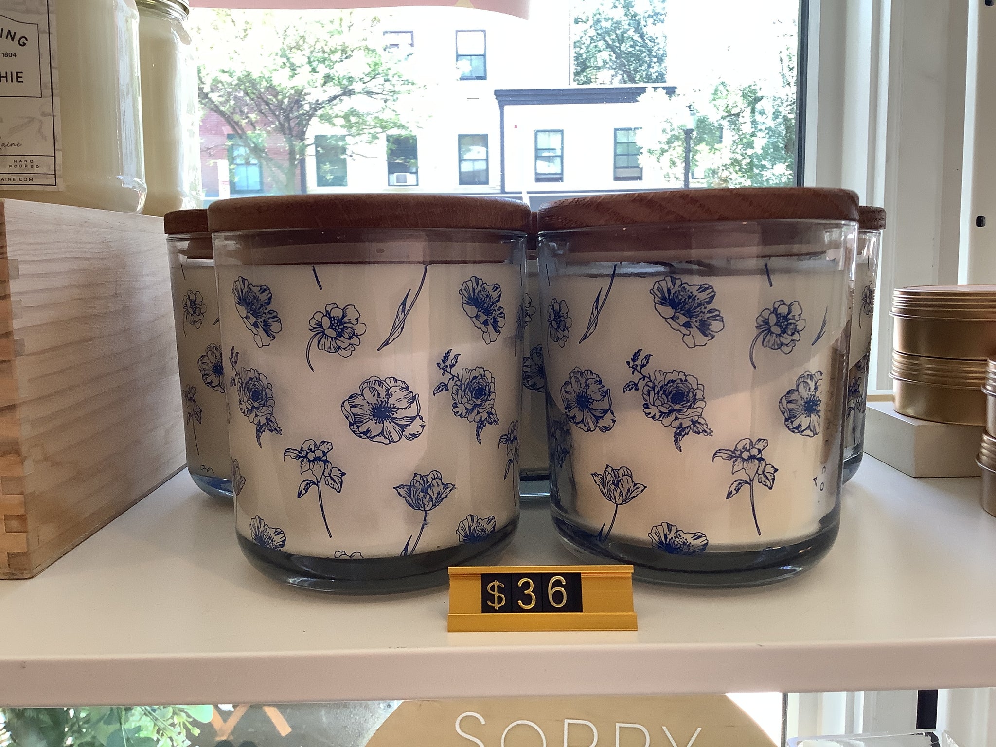 Reilly Lane Print Candle: Les Fleurs print