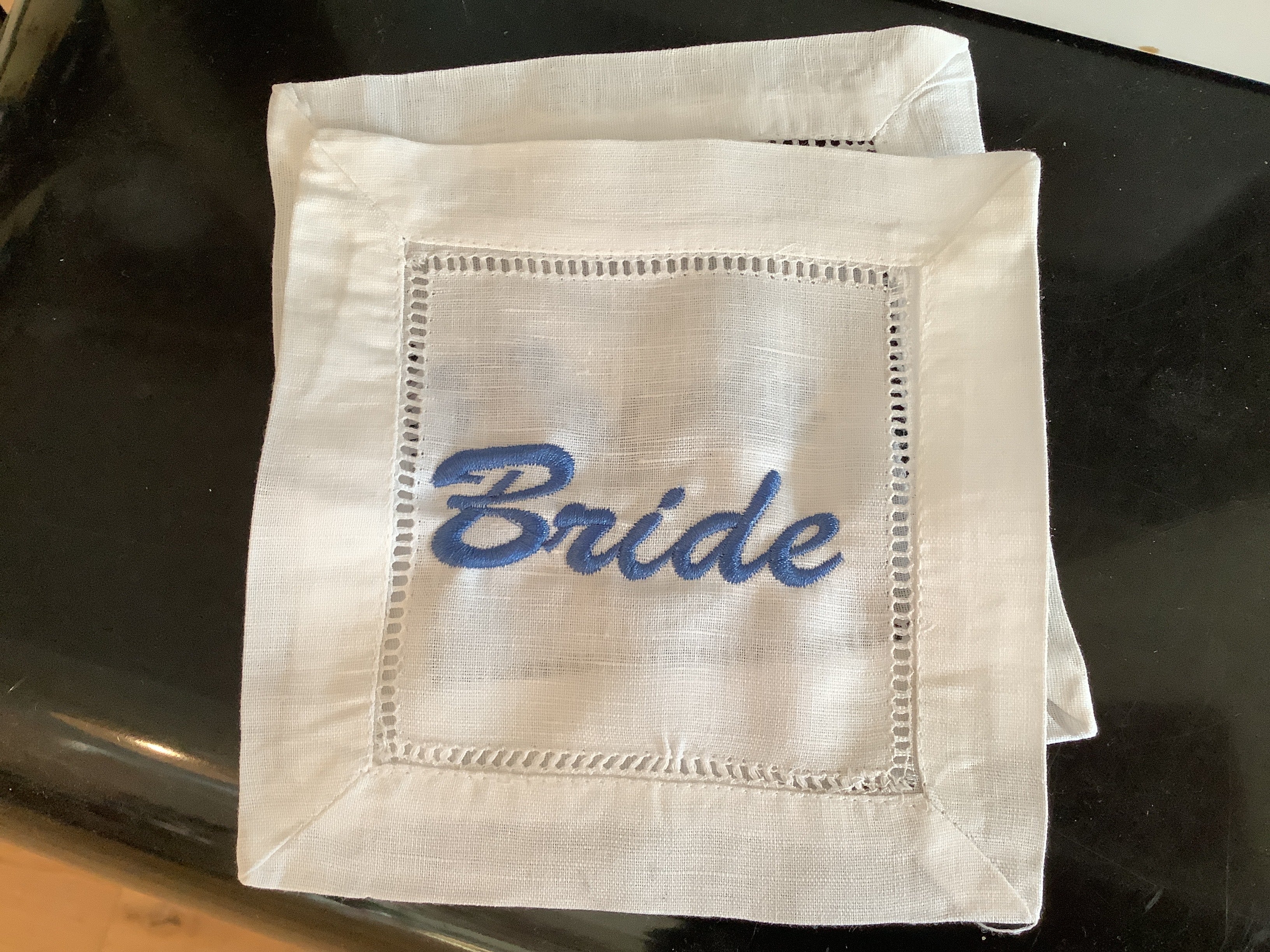 Embroidery Cocktail Napkin (single/less than 4)