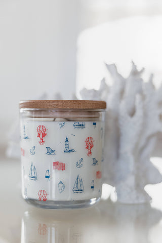 New Englander Candle: Reilly Lane 14 OZ.