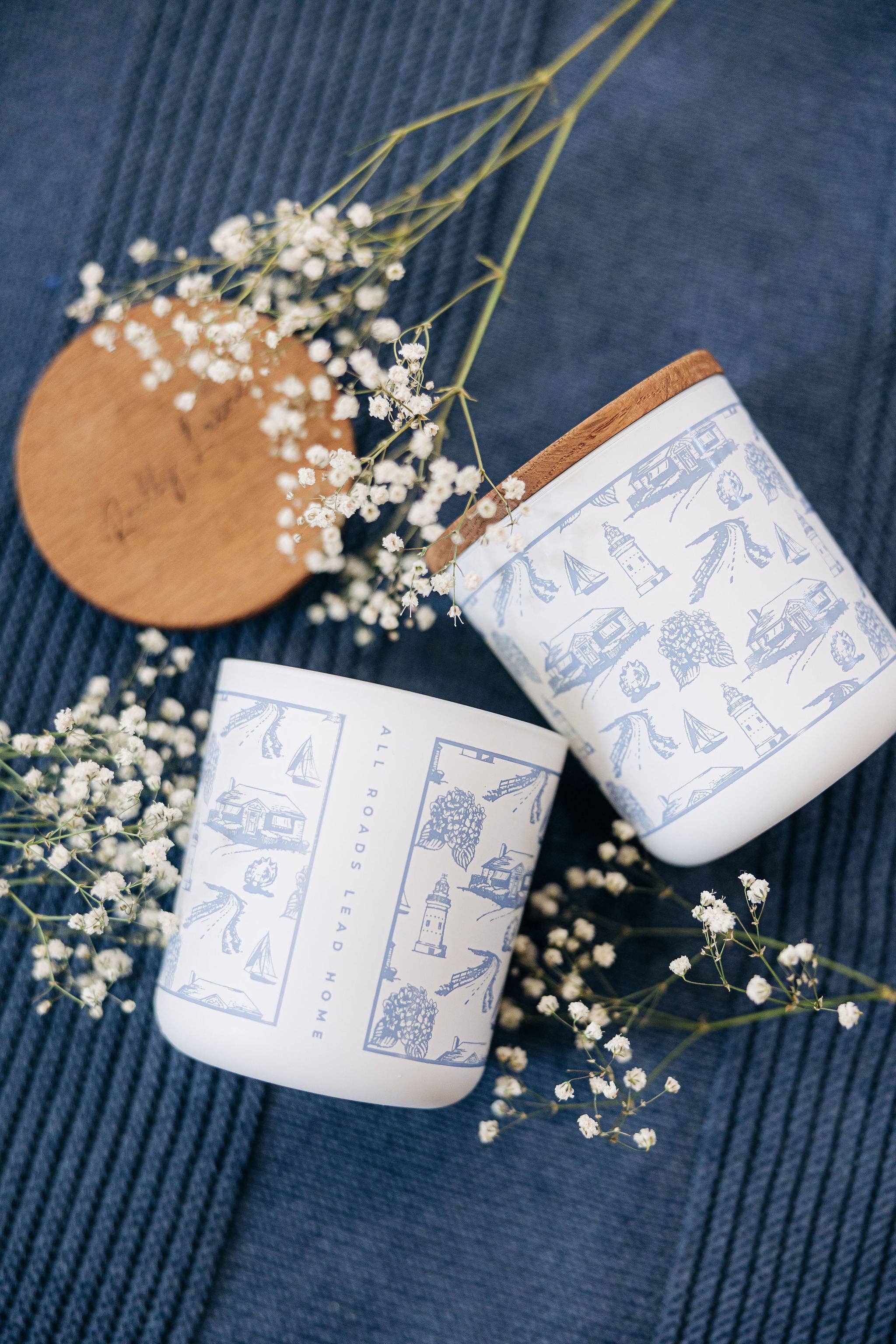 Reilly Lane Print Candle: All Roads Lead Home 14 OZ.
