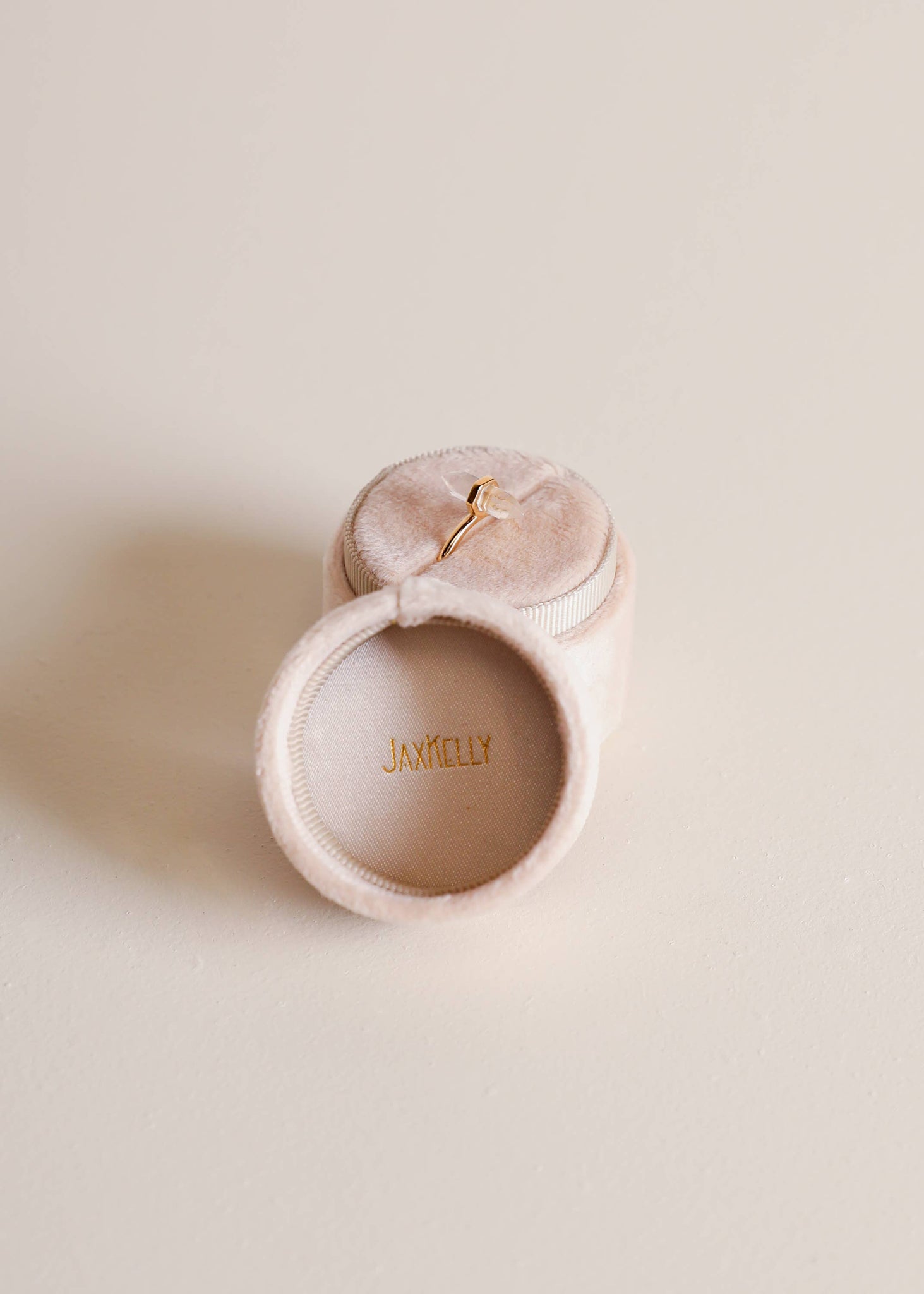 Velvet Jewelry Box - Circle - Cream